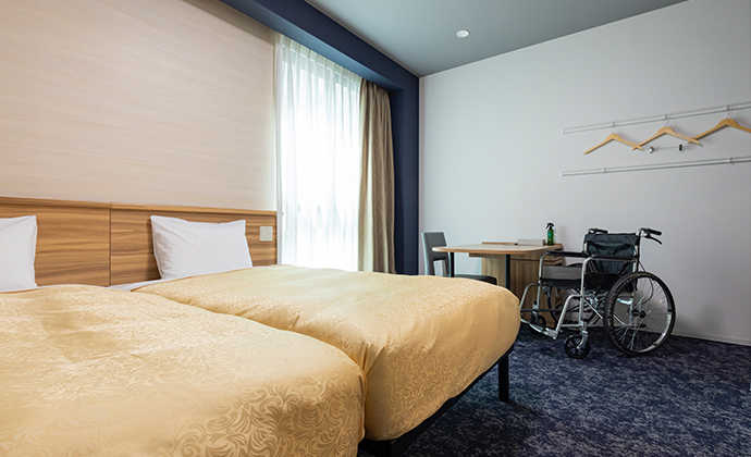 ユニバーサルツイン